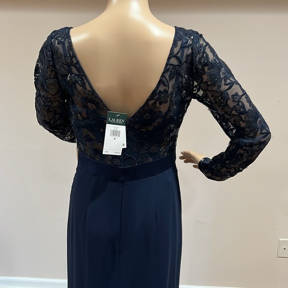 LAUREN, Ralph Lauren Royal blue lace detail elegant gown in size 4. - Picture 5 of 8